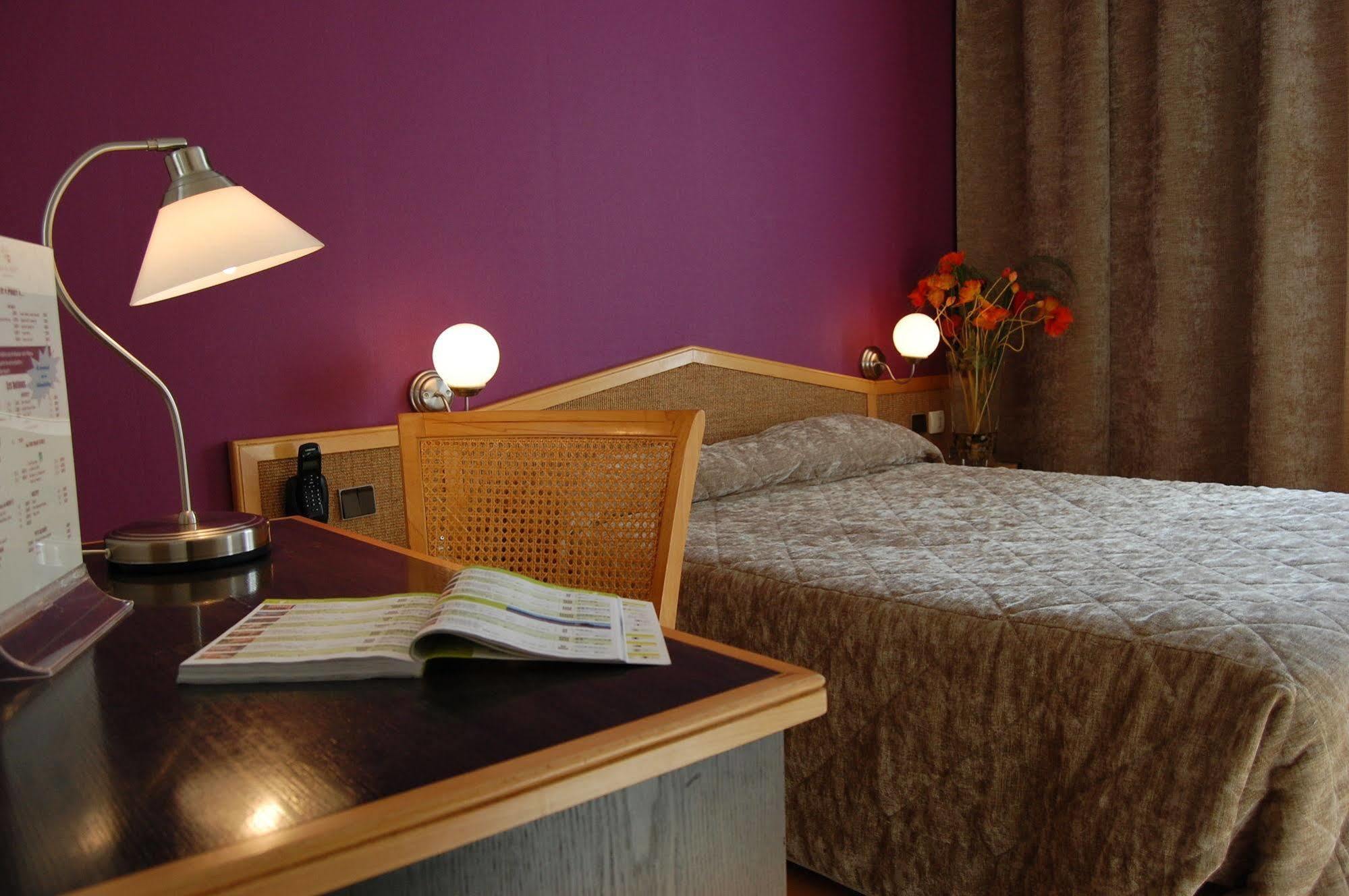 Logis Hotel Du Midi - Saint Etienne Sud Екстериор снимка