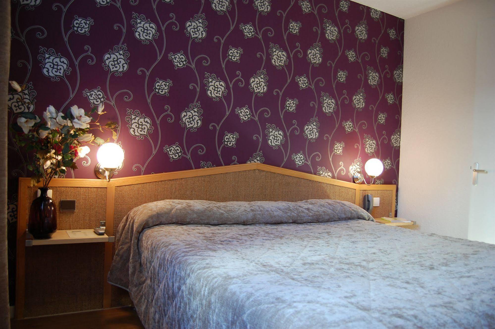 Logis Hotel Du Midi - Saint Etienne Sud Екстериор снимка