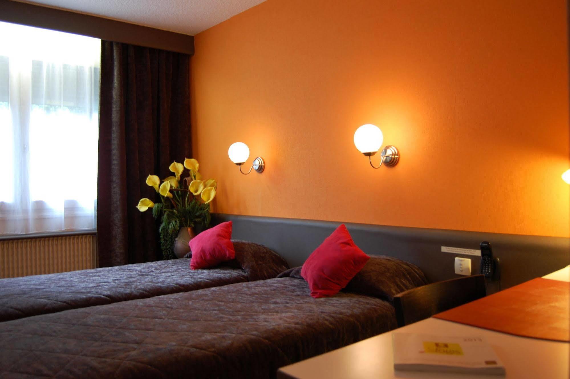 Logis Hotel Du Midi - Saint Etienne Sud Екстериор снимка